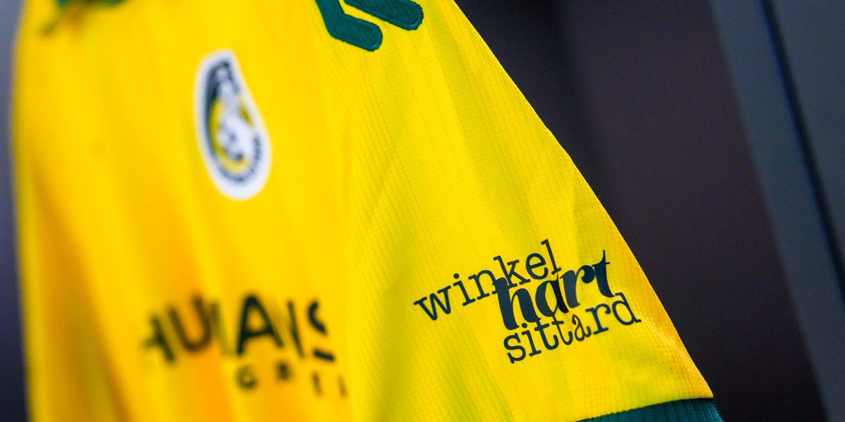 Winkelhart langer door als mouwsponsor