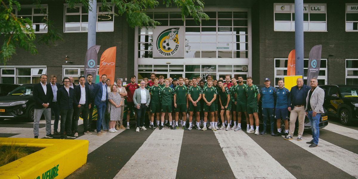 Nieuw wagenpark voor spelers en staf