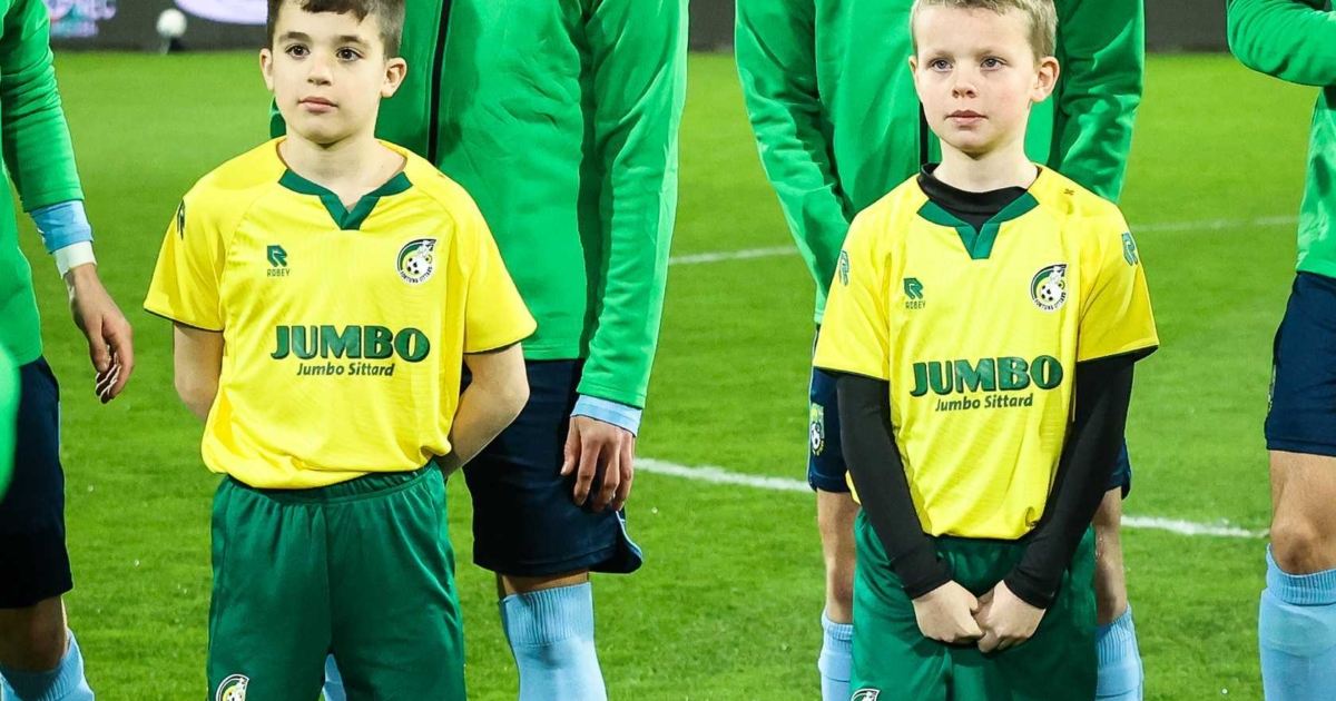 Foto's line-up en flag-up FC Volendam